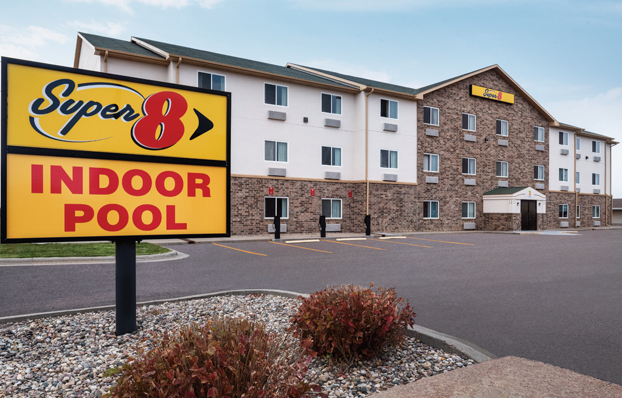 Super 8 by Wyndham Sioux Falls Exterior